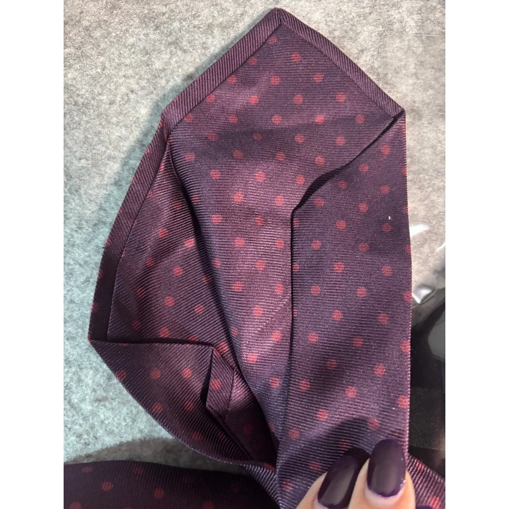 Kiton Napoli‎ SevenFold Silk Tie Plum Purple Red Polka Dot Handmade Italy Luxury